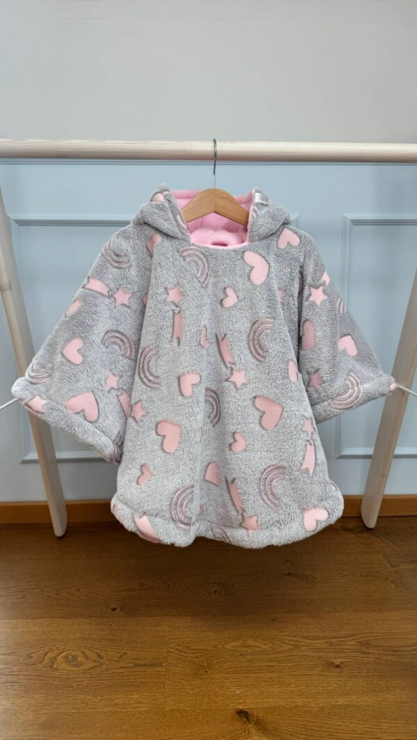 Südamete- ja tähtedega hall autosõidu poncho lapsele vanuses 1-3 aastat