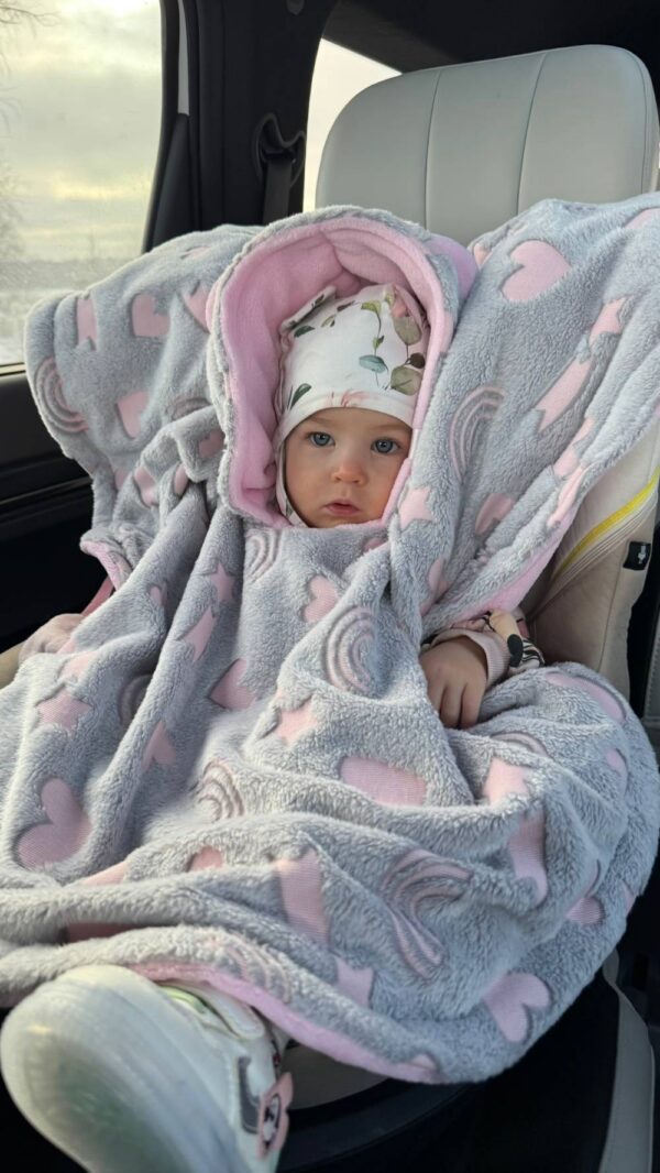 Südamete- ja tähtedega hall autosõidu poncho lapsele vanuses 1-3 aastat