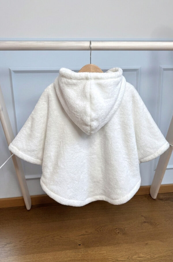 Eritellimusel unikaalne poncho