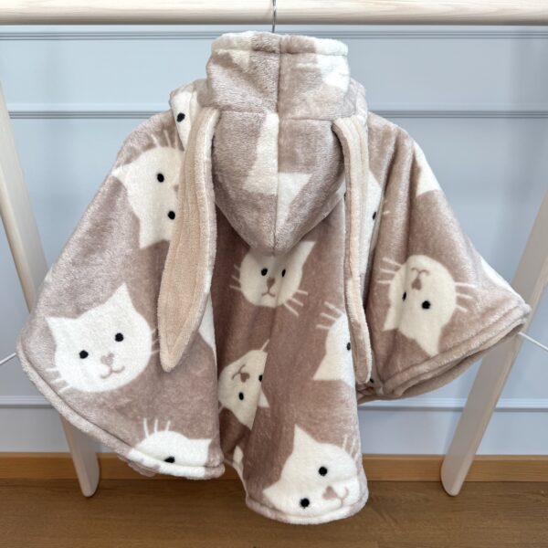 Armas kassidega autosõidu poncho lapsele vanuses 1-3 aastat