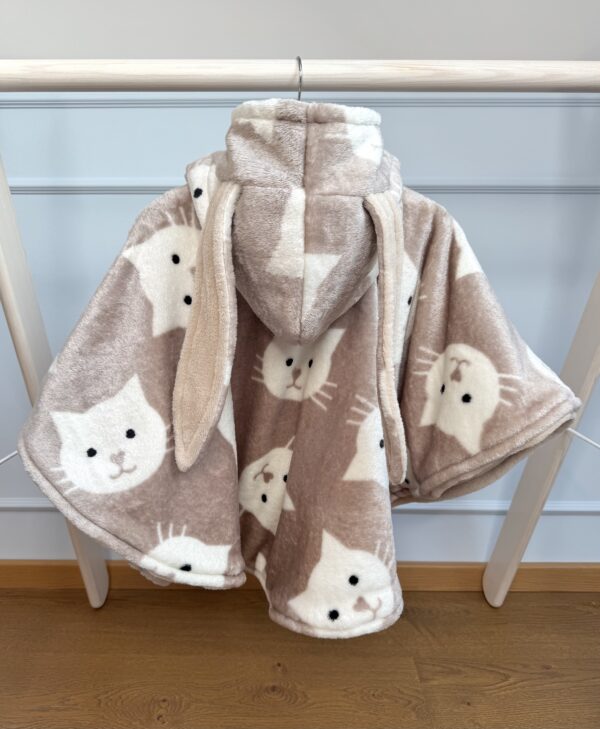 Armas kassidega autosõidu poncho lapsele vanuses 1-3 aastat