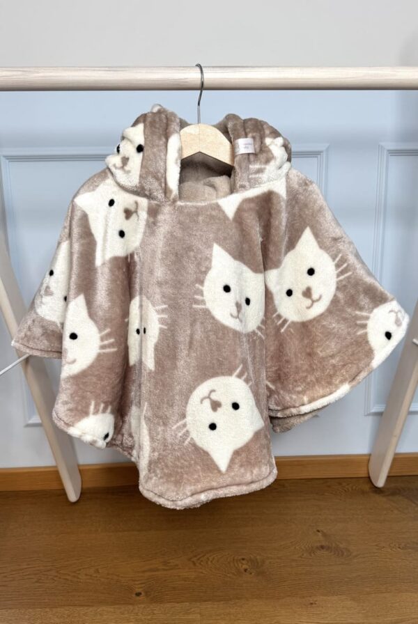 Pehme kassidega autosõidu poncho lapsele vanuses 0-1 aastat