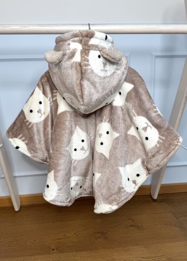 Pehme kassidega autosõidu poncho lapsele vanuses 0-1 aastat