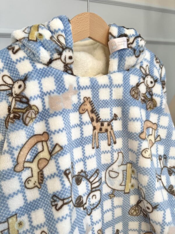 Kiikhobudega ja kaelkirjakutega autosõidu poncho lapsele vanuses 0-1 aastat