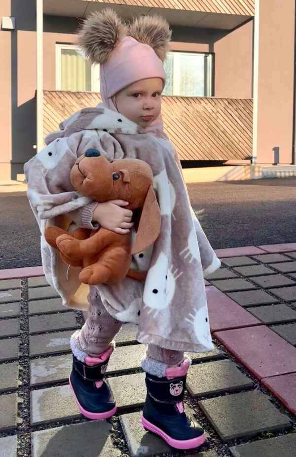 Armas kassidega autosõidu poncho lapsele vanuses 1-3 aastat