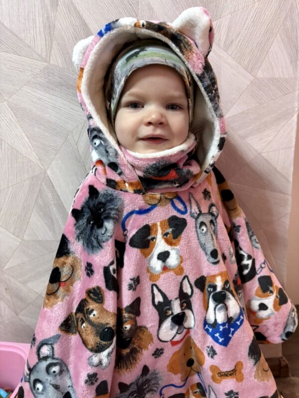 Armas ja pehme kassidega torusall lapsele vanuses 1-3 aastat