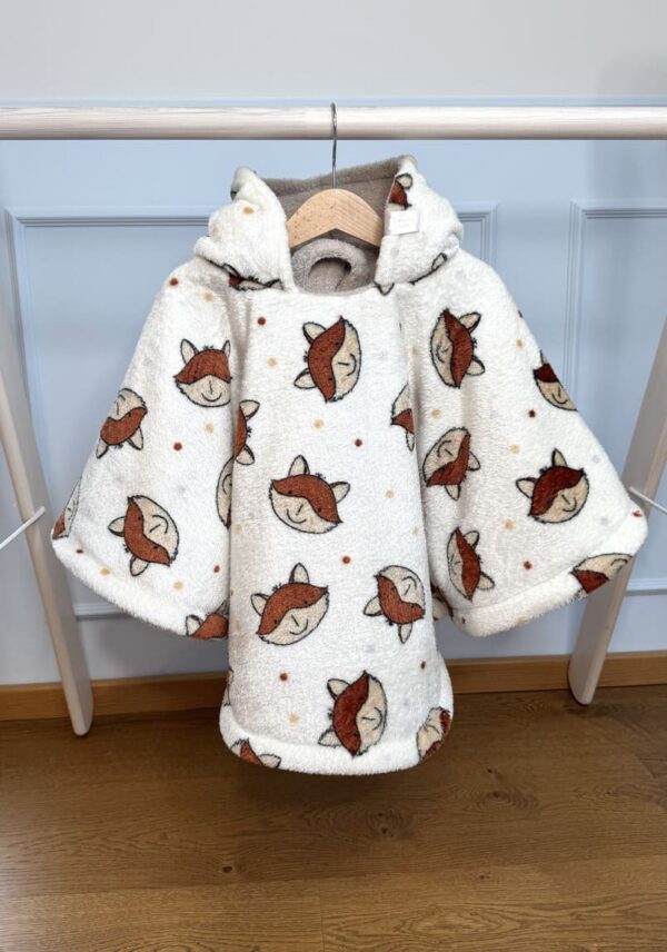 Kreemvalge rebastega autosõidu poncho lapsele vanuses 1-3 aastat