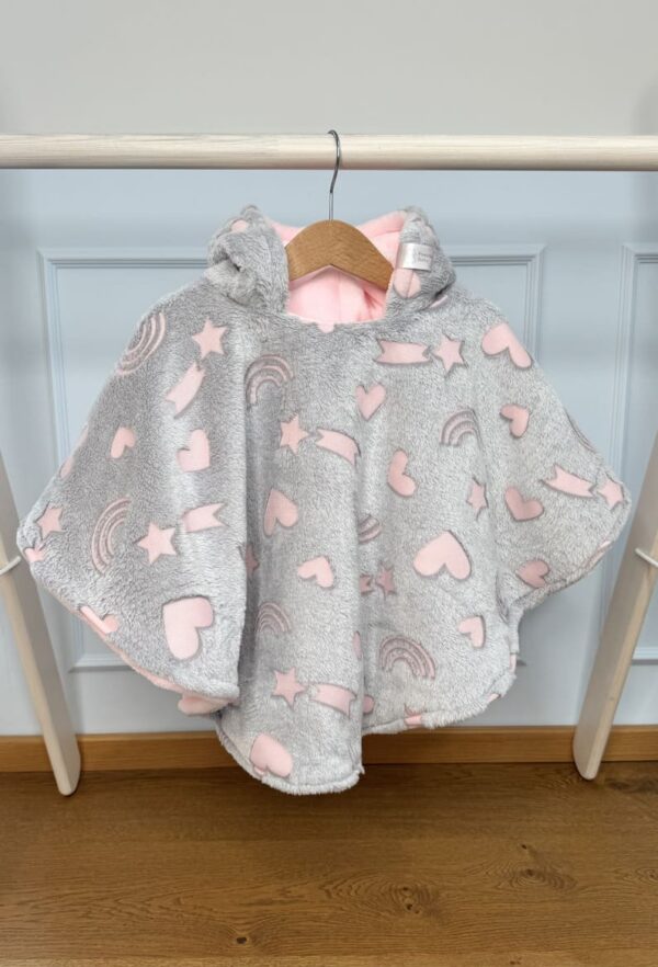 Südamete- ja tähtedega hall autosõidu poncho lapsele vanuses 0-1 aastat