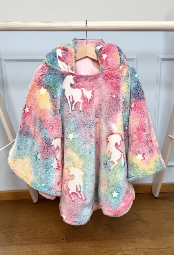 Värviline ükssarvikutega autosõidu poncho lapsele vanuses 3-5 aastat