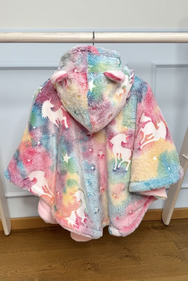 Värviline ükssarvikutega autosõidu poncho lapsele vanuses 1-3 aastat